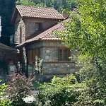 Urban River House Florina