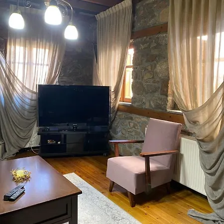 别墅 Urban River House