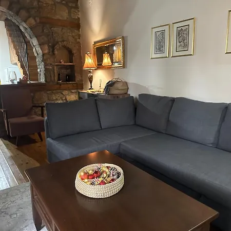Urban River House فيلة