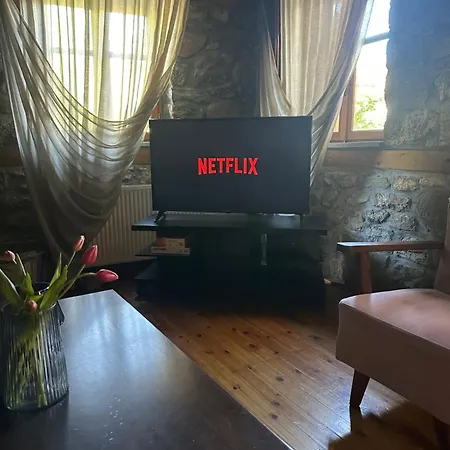 فيلة Urban River House