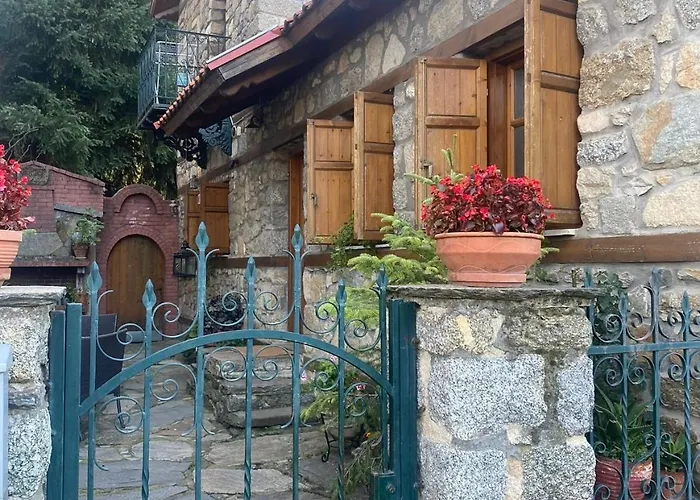 וילה Urban River House