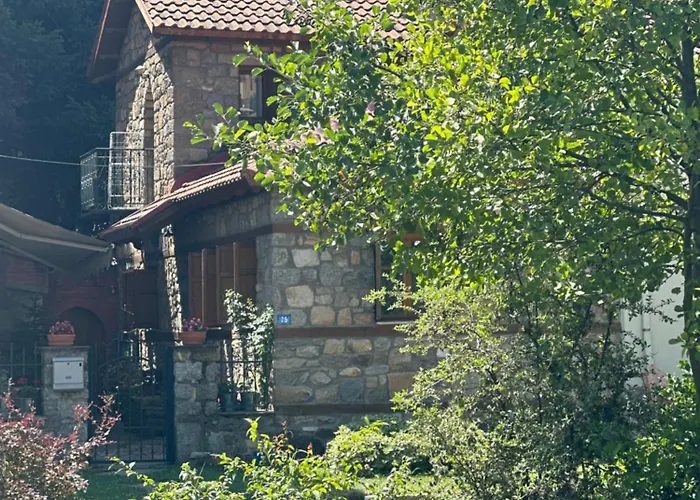 Urban River House *
